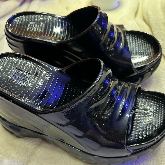 Givenchy Marshmellow Wedge Sandle - Picture 6 of 8